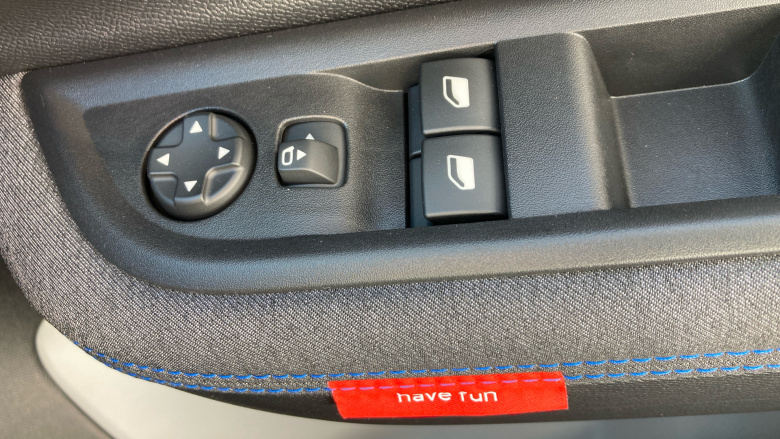 Citroen C3 83kW Plus 44kWh 5dr Auto Electric Hatchback